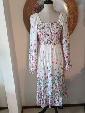 Draper James White Floral Smocked Long Sleeve Dress (Runs More Like An XS/S)